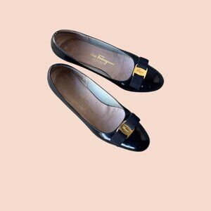 Salvatore Ferragamo Vara Bow Black Patent Leather Heels Pumps Women